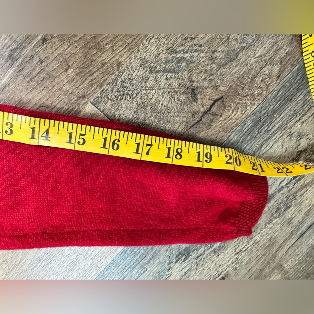 Ann Taylor Red 100% Cashmere V-Neck Sweater Women’s Med - Picture 10 of 10